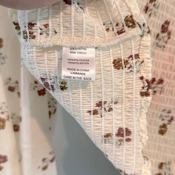 Love Tree Large Boho/Vintage Floral Smocked Crop Top NWOT - Picture 8 of 8